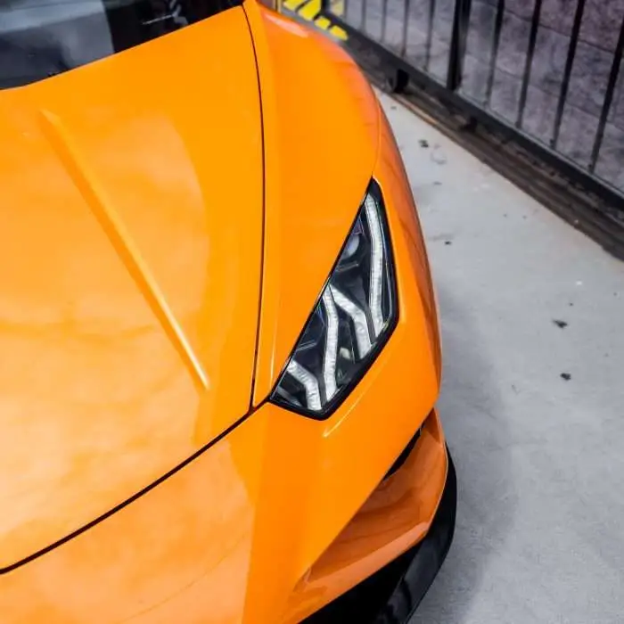 lambo_huracan_orange_headlight