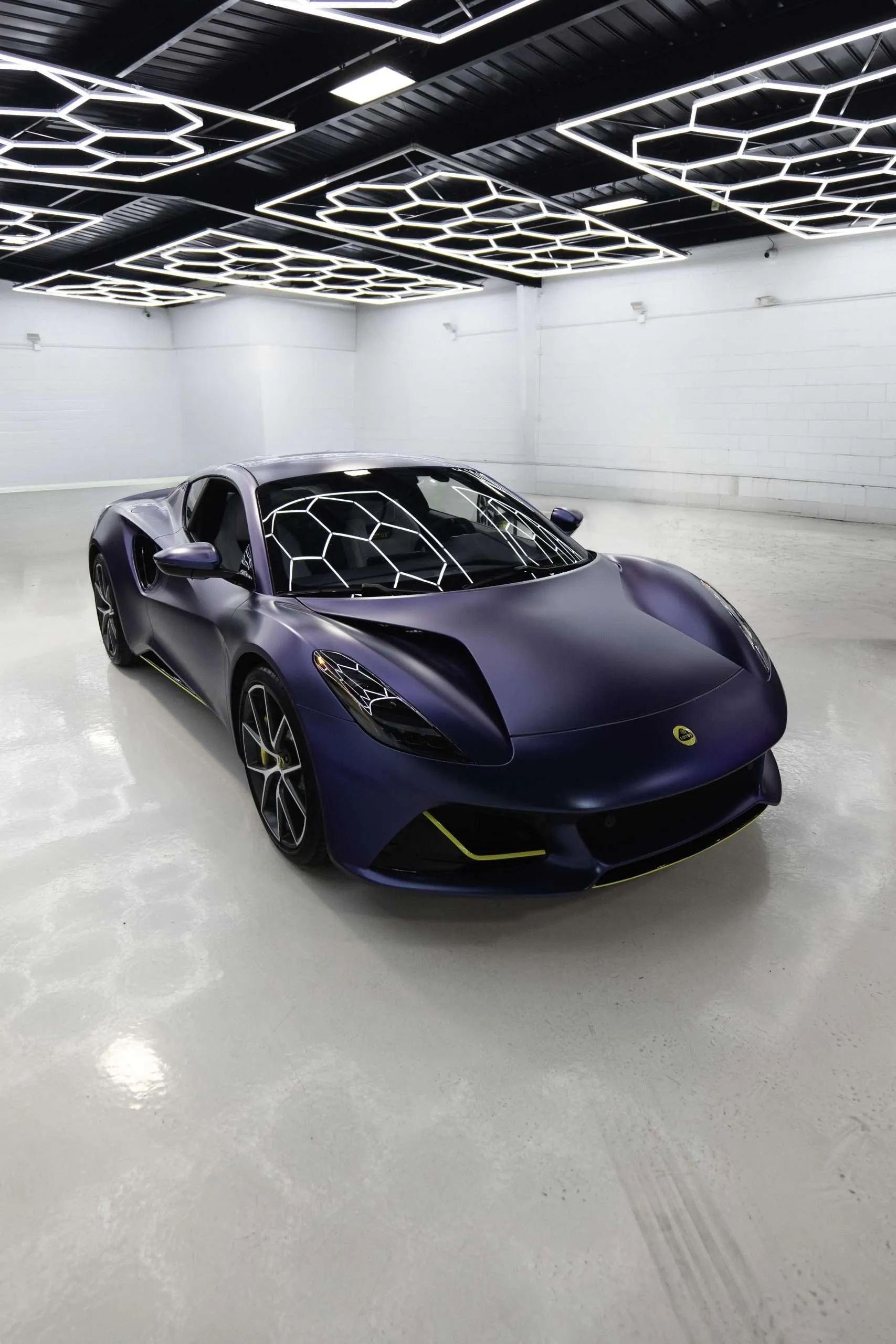 Color shift vinyl wrap finish